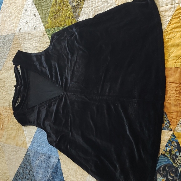 Black Velvet Gypsies and Moondust Top - Picture 5 of 7